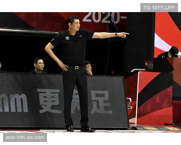 双重触球判罚标准及裁判判断中的关键细节解析