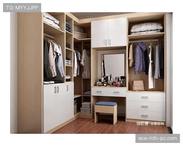 刷到张博恒家照——他那衣帽间光线比我整套房还讲究，简直活成了别人的度假屋