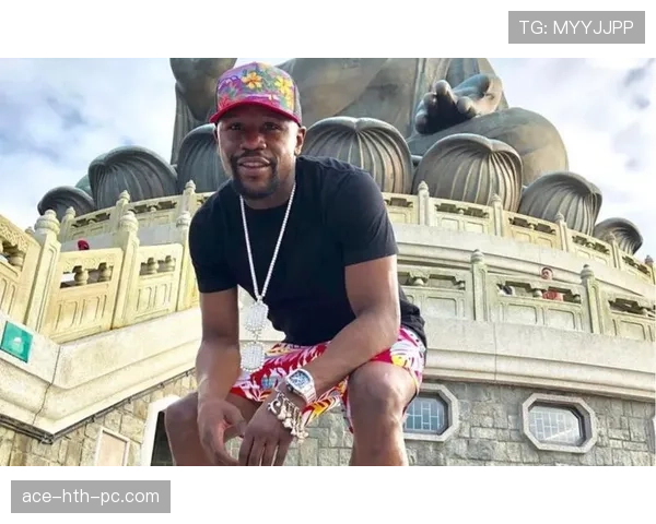 弗洛伊德·梅威瑟逛超市那画面，购物车像奢侈品展，普通人看了心态碎